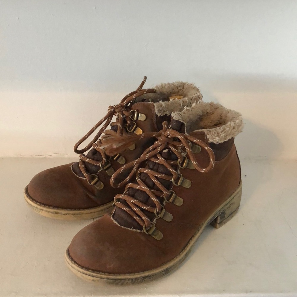 USED Suede ankle boots in brown